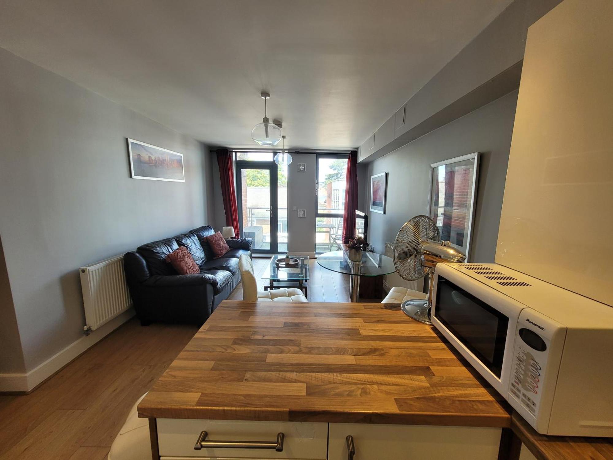 Lesley Court- A Lovely Spacious 2 Bedroom Apartment By Catchpole Stays Chelmsford Eksteriør bilde