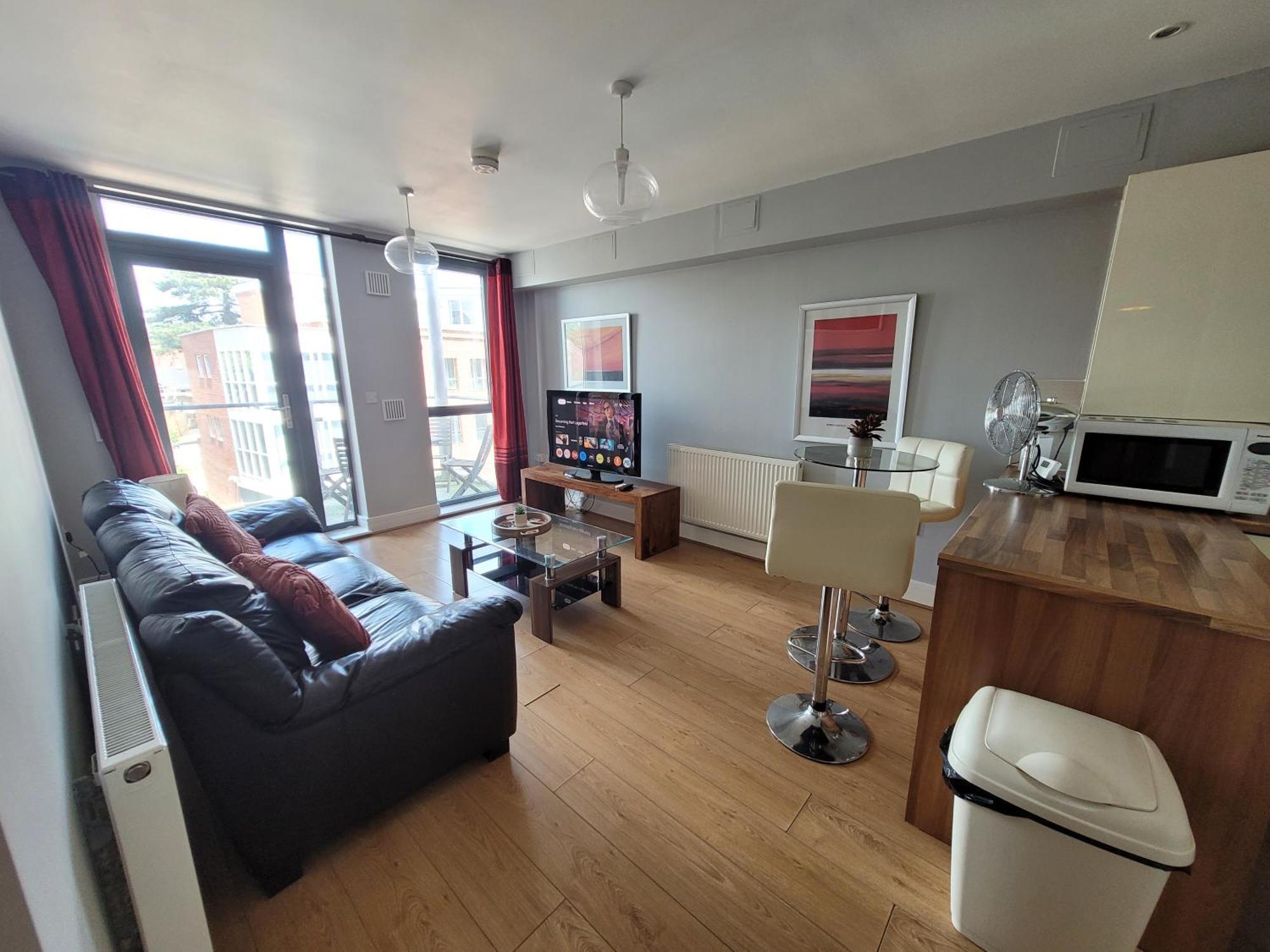 Lesley Court- A Lovely Spacious 2 Bedroom Apartment By Catchpole Stays Chelmsford Eksteriør bilde