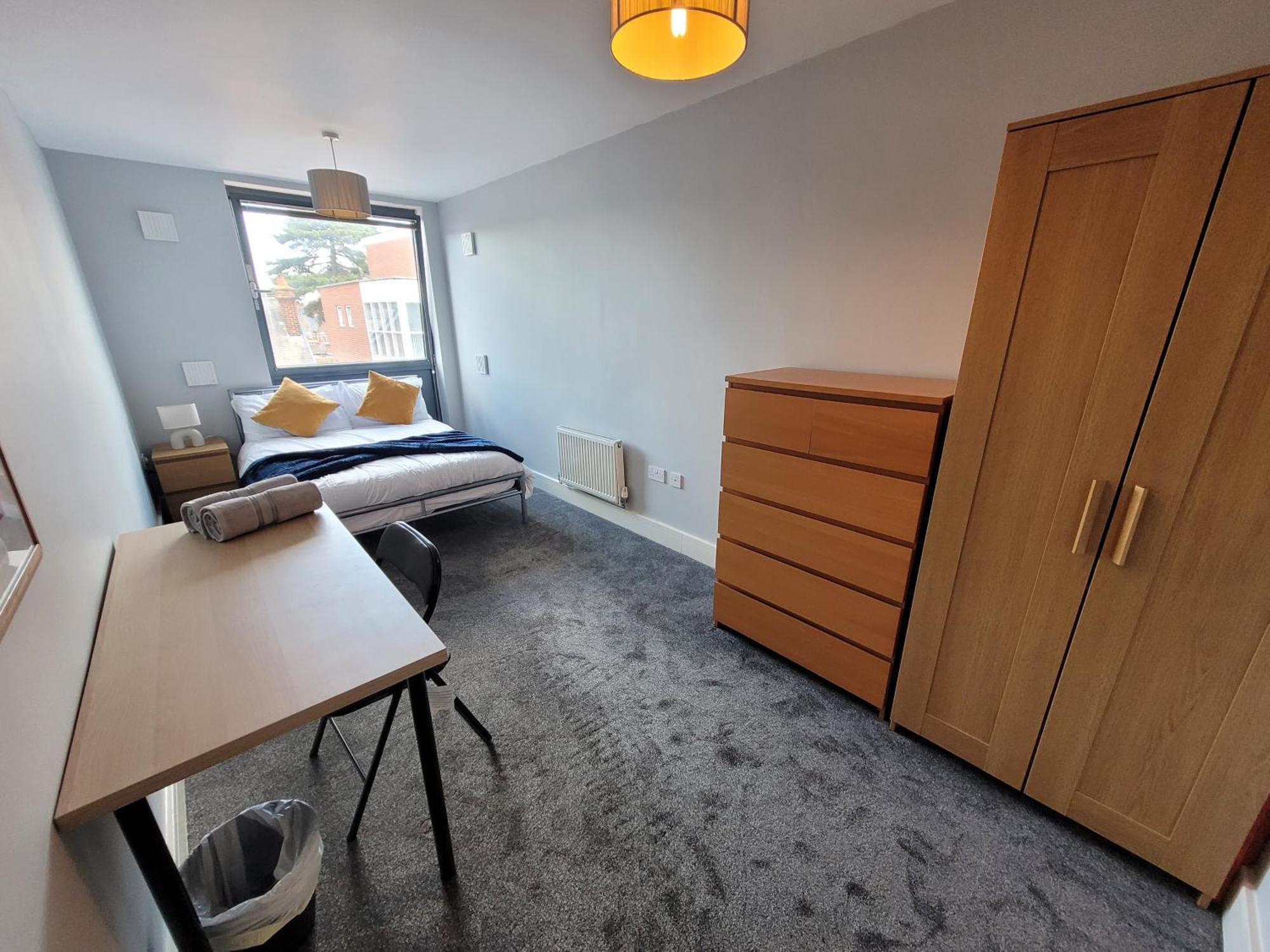 Lesley Court- A Lovely Spacious 2 Bedroom Apartment By Catchpole Stays Chelmsford Eksteriør bilde