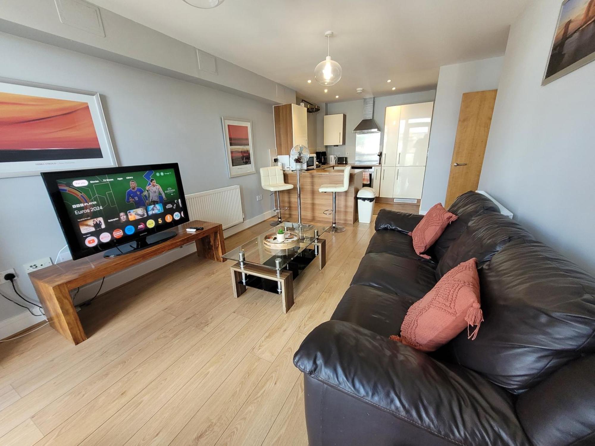 Lesley Court- A Lovely Spacious 2 Bedroom Apartment By Catchpole Stays Chelmsford Eksteriør bilde